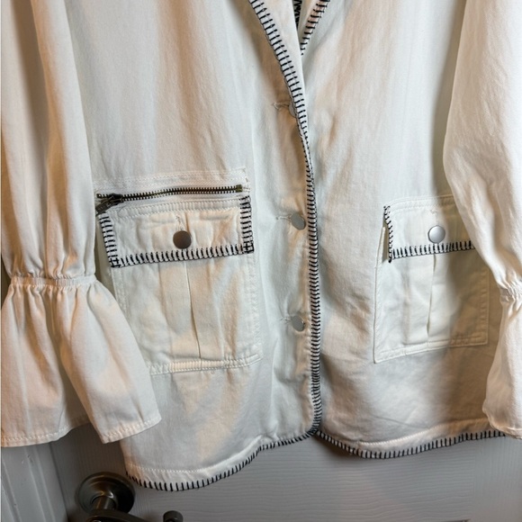 POL White Cotton Outseam Jacket with Black Contrasting stitching - Picture 6 of 11